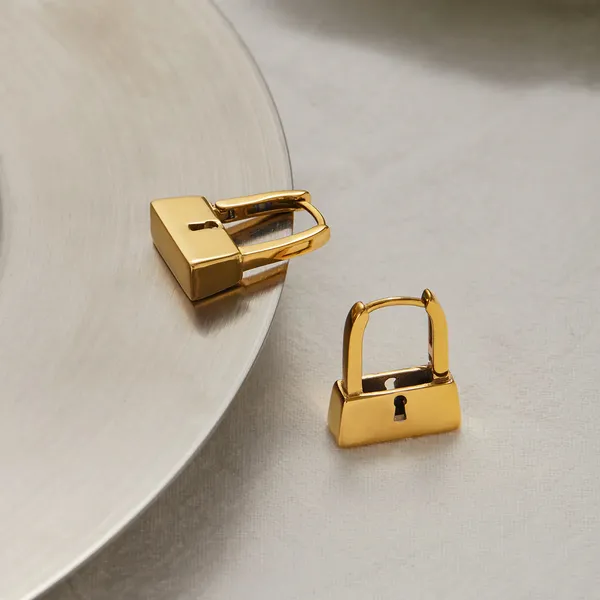 Golden_Stainless_Steel_And_Hypoallergenic_Coating_Earrings_For_Women